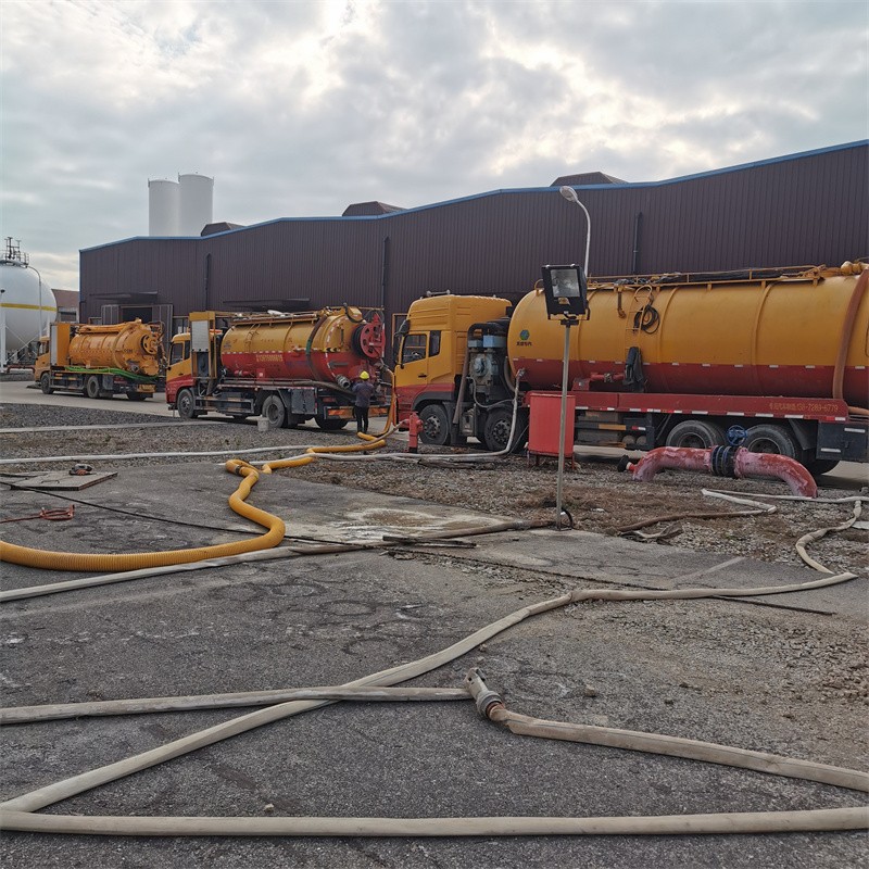 乌兰污水池清理